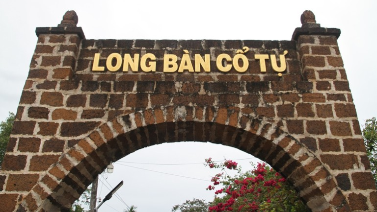 Trung tâm dịch thuật Hán Nôm Huệ Quang khảo sát các ngôi cổ tự của tỉnh Bà Rịa – Vũng Tàu